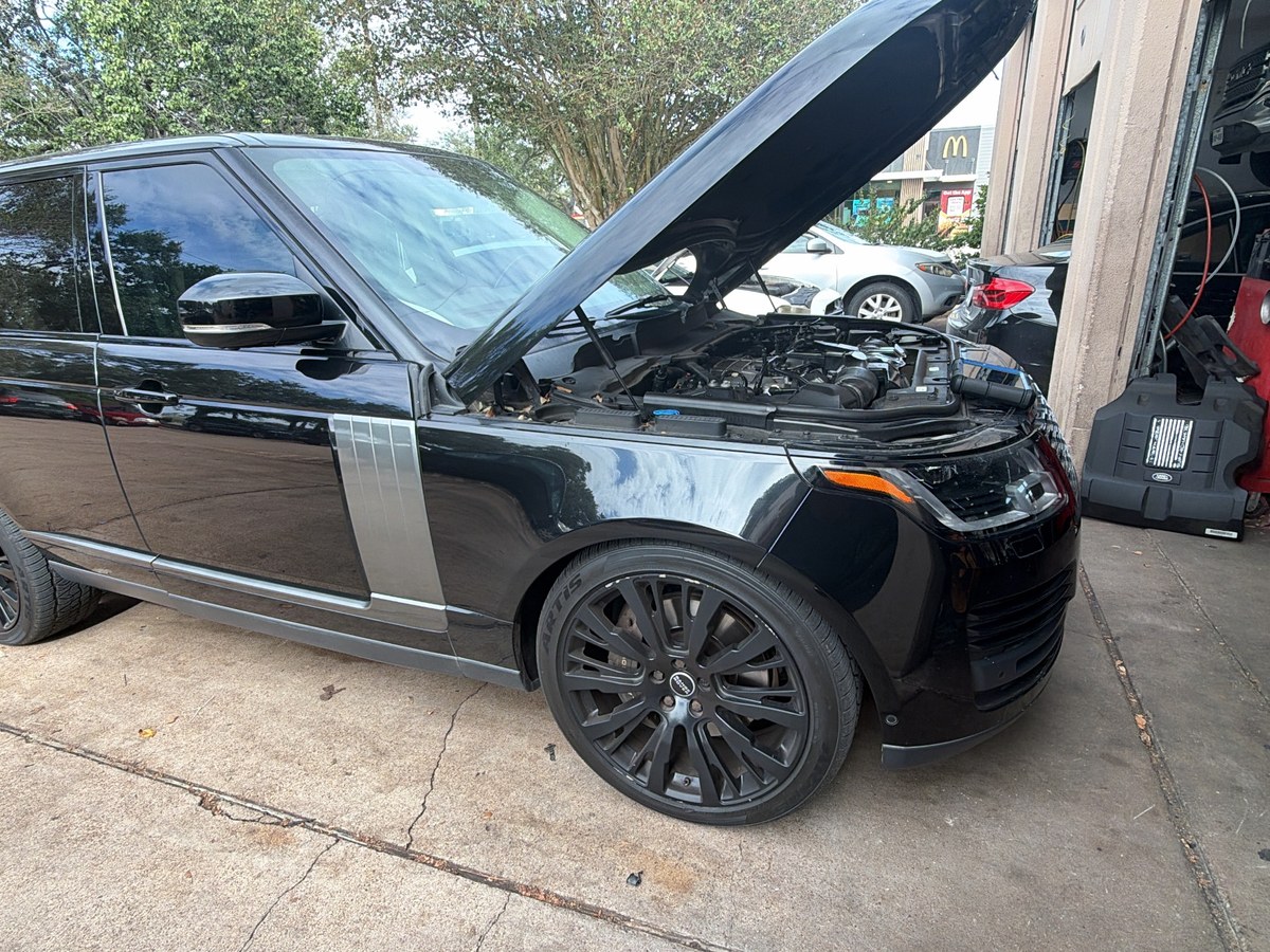Range Rover in for driveshaft diagnosis at Missouri Car Care